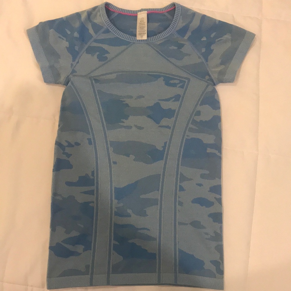 !!Rare!! Almost new Ivivva/Lululemon camo shirt!!